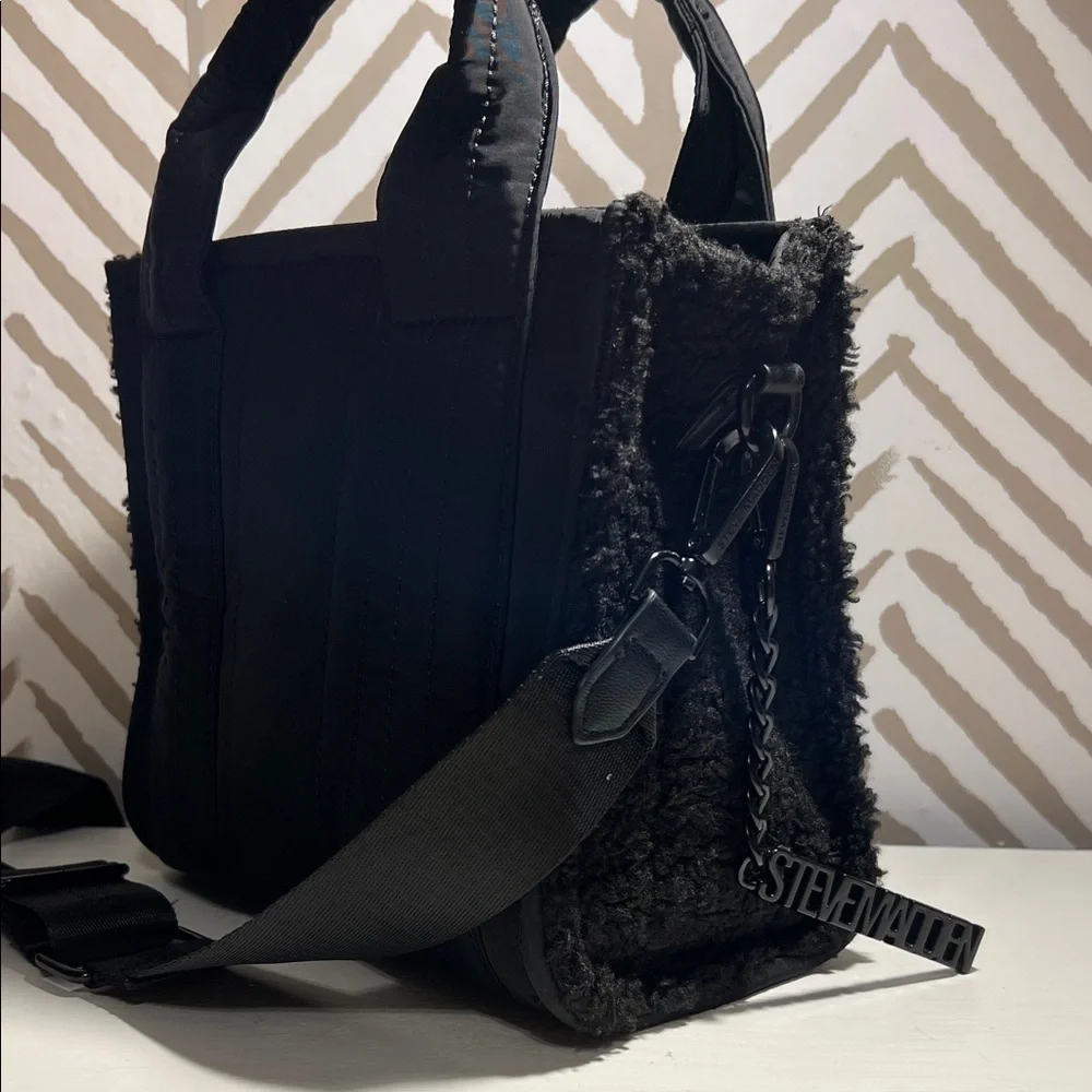 Steve Madden Black Quilted Nylon/Sherpa Tote - Picture 4 of 7